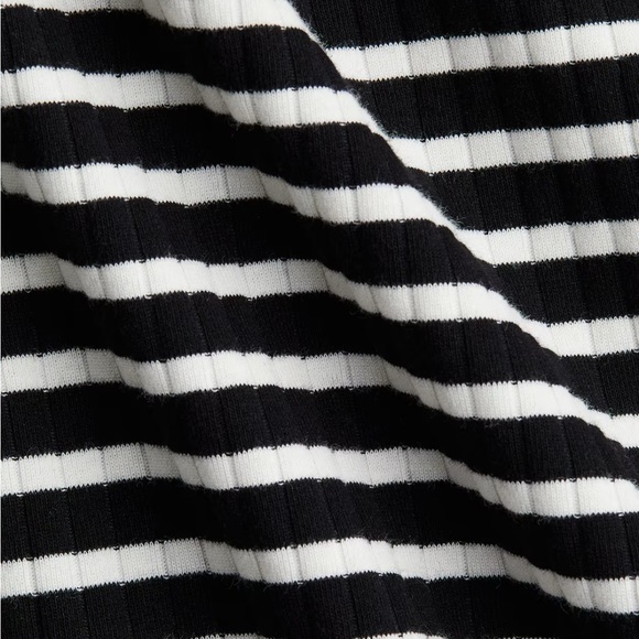 H&M Maternity Dress - Picture 2 of 6